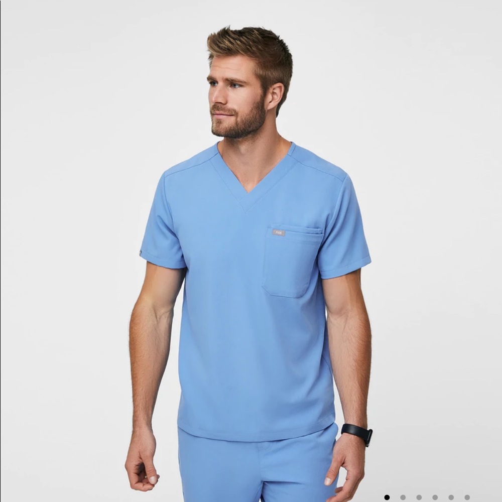 FIGS Men’s Leon Scrub Top Ceil Blue